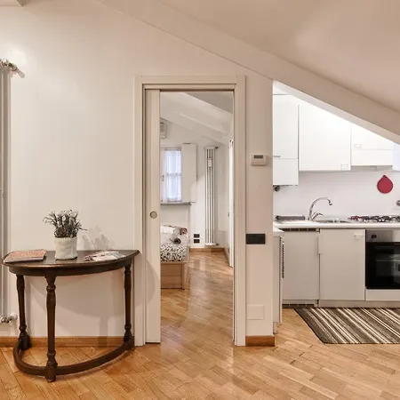 Acadamis - Cleopatra Apartman Torino